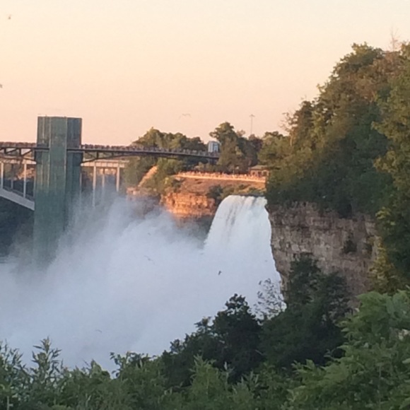 Meet your Posher, Gemia - Picture 1 of 1